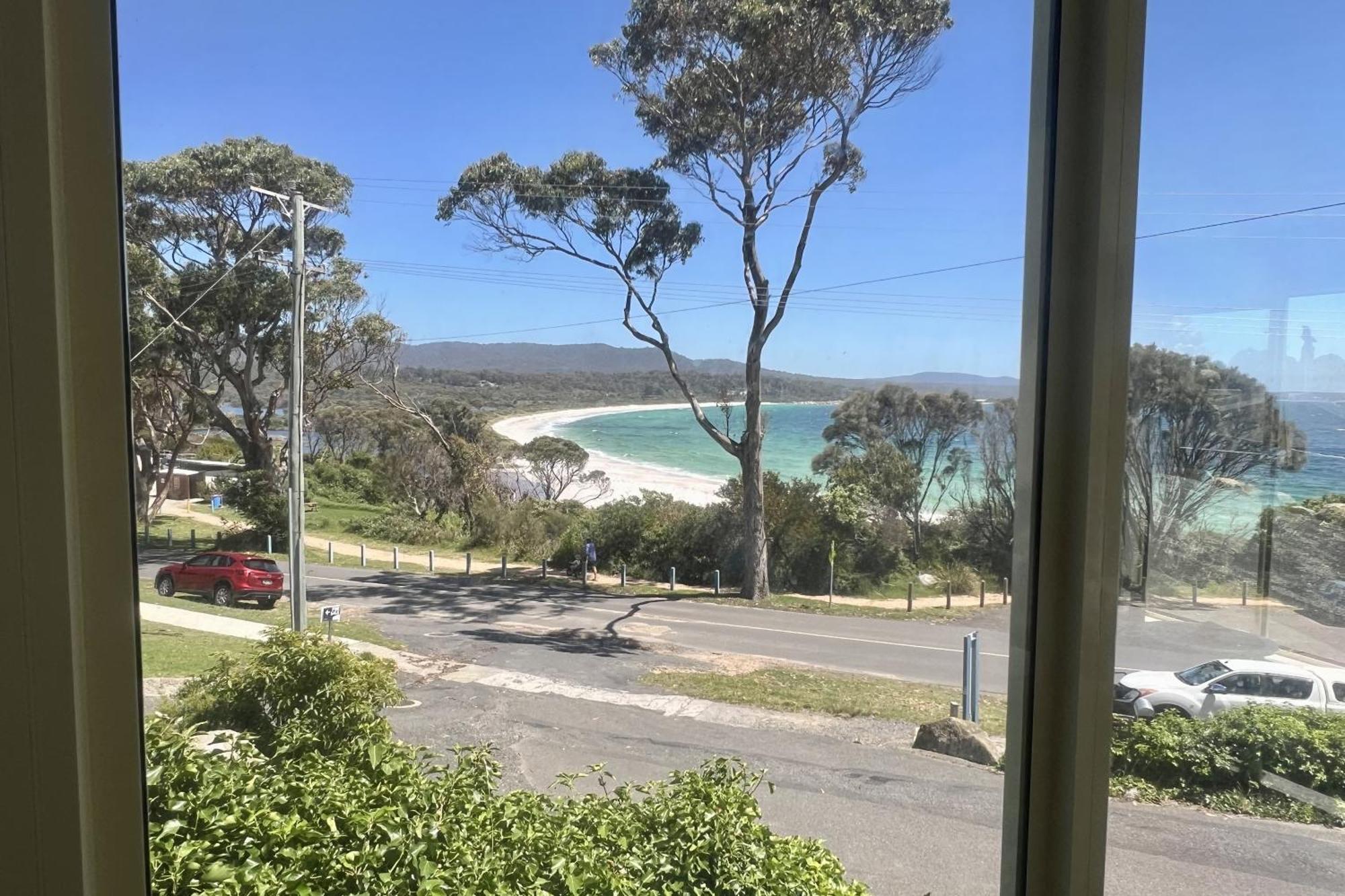 Binalong Beach Cottage Beachfront At Bay Of Fires Next To Restaurant Binalong Bay Экстерьер фото